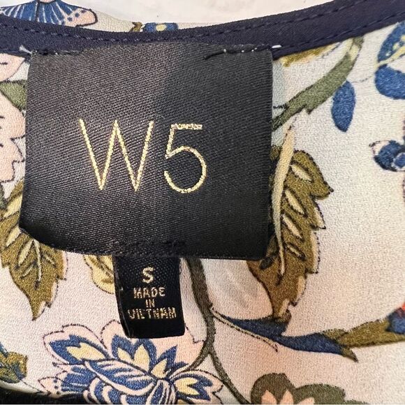 W5 floral boho top 🎴 ruffle neck 🎴 puffy sleeve 🎴 size small - Picture 2 of 5